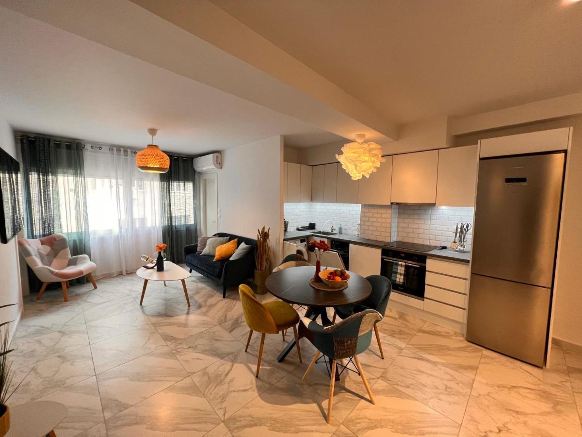 Apartment Casa De Tres Hermanos In The Heart Of Athens
