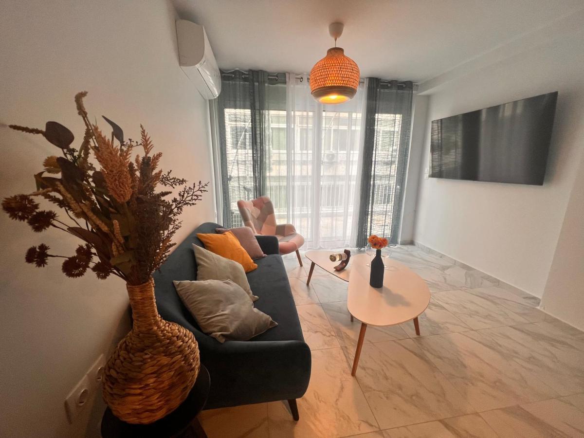 Apartment Casa De Tres Hermanos In The Heart Of Athens